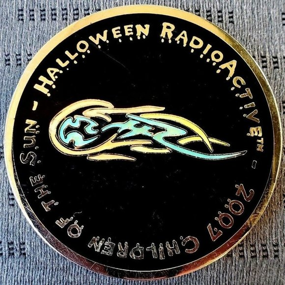 AZ 2007 Halloween RadioActive Children of the Sun Glow Geocoin Challenge Coin - Picture 1 of 2